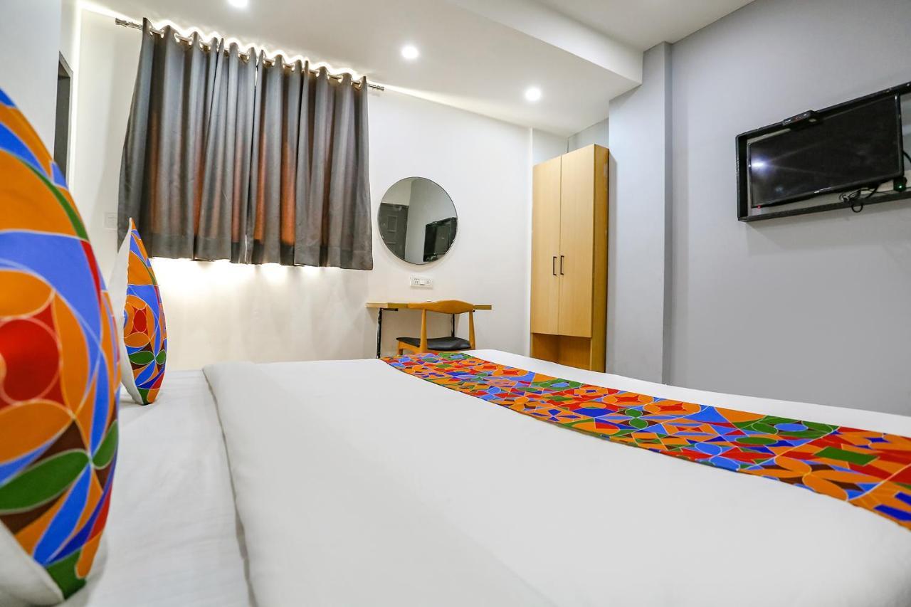 Fabhotel Vat - Meera Bagh Delhi  Buitenkant foto