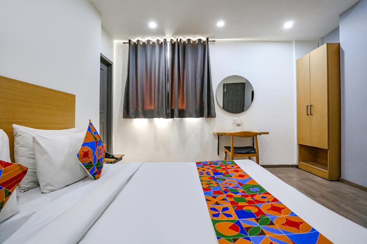 Fabhotel Vat - Meera Bagh Delhi  Buitenkant foto