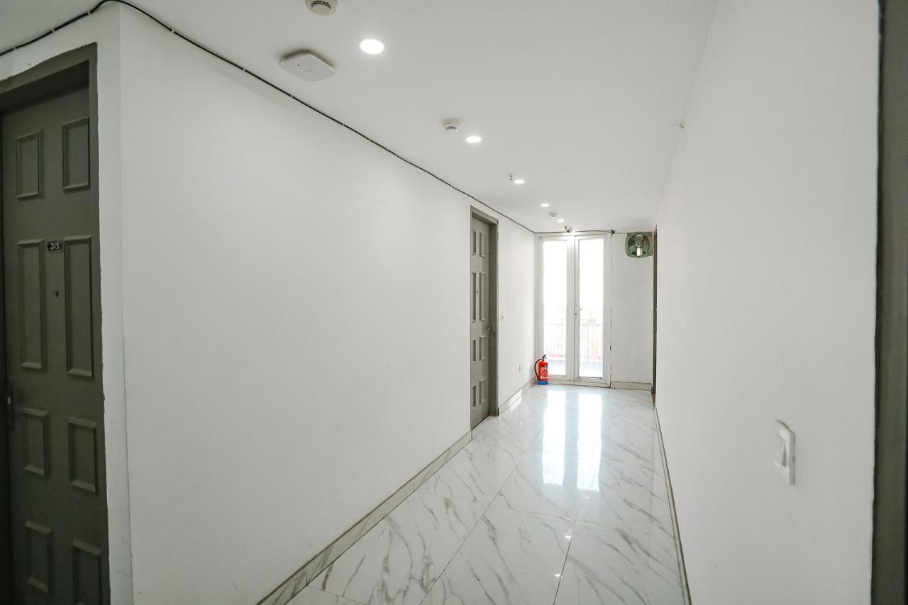 Fabhotel Vat - Meera Bagh Delhi  Buitenkant foto