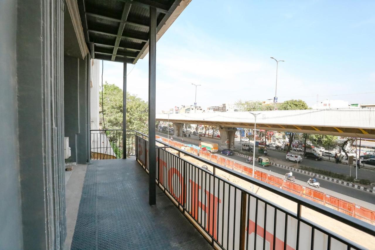 Fabhotel Vat - Meera Bagh Delhi  Buitenkant foto