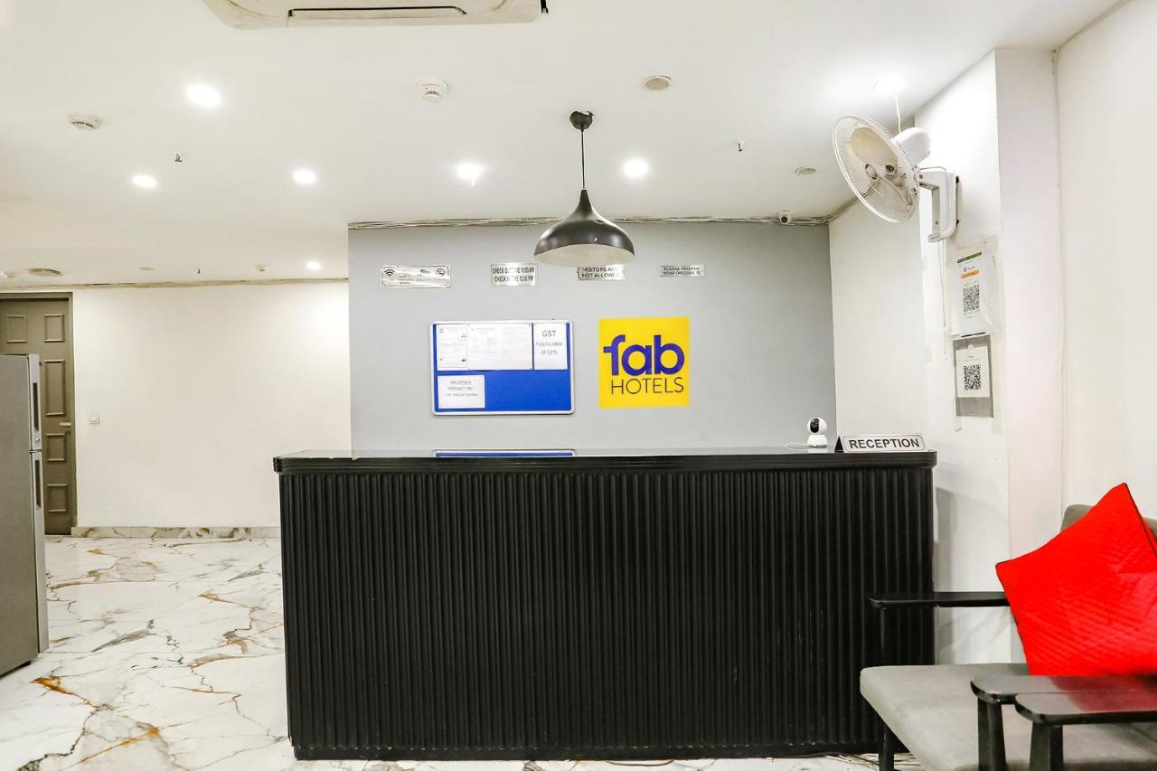 Fabhotel Vat - Meera Bagh Delhi  Buitenkant foto