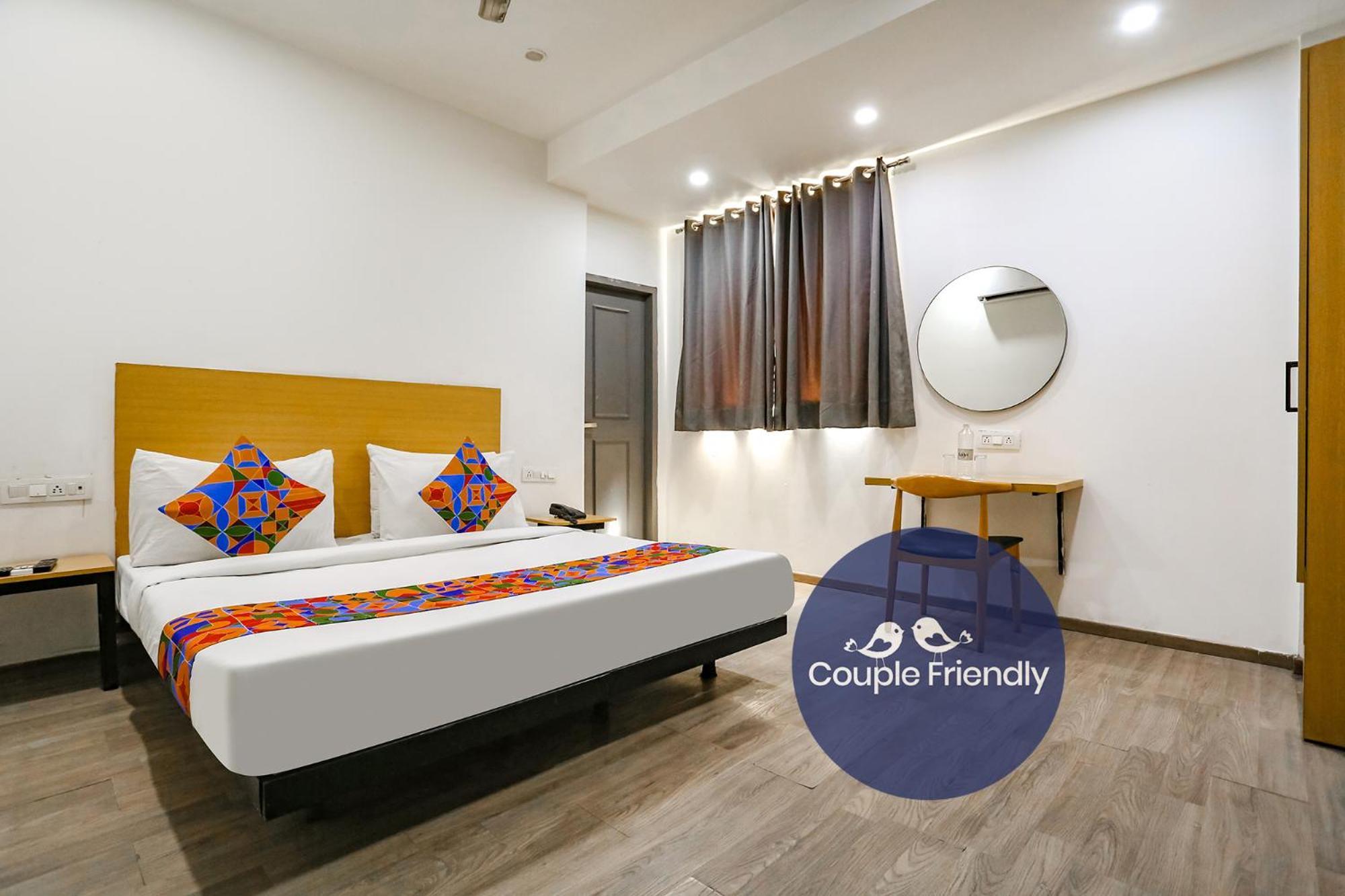 Fabhotel Vat - Meera Bagh Delhi  Buitenkant foto